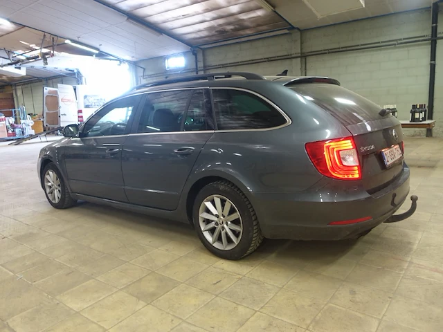 Skoda superb - afbeelding 18 van  28