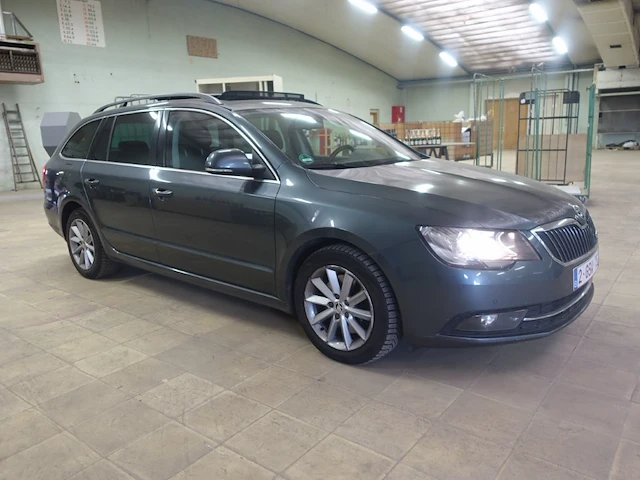 Skoda superb - afbeelding 19 van  28