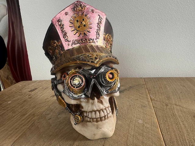 Skull captain steampunk h17cm - afbeelding 1 van  3