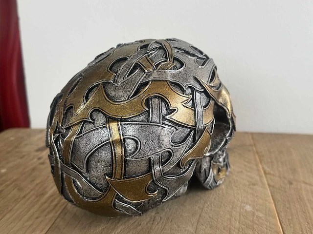 Skull gegraveerd h18cm zilver/goud - afbeelding 3 van  3