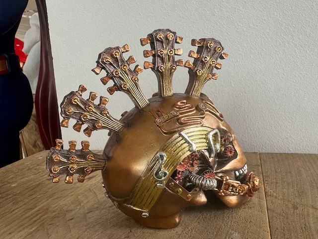 Skull gitaar steampunk h15cm - afbeelding 2 van  3