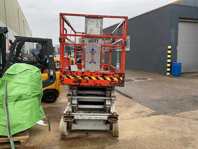 Skyjack hoogwerker - afbeelding 2 van  8