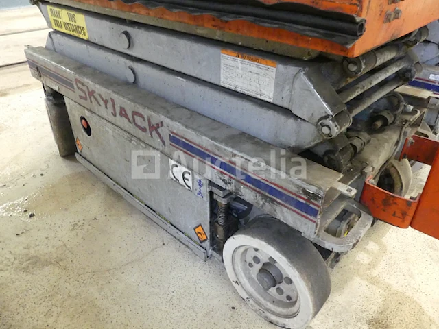 Skyjack iii 3015 elektrische schaarlift - afbeelding 3 van  11