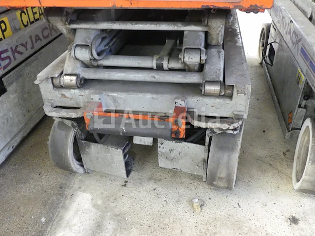 Skyjack iii 3015 elektrische schaarlift - afbeelding 8 van  9