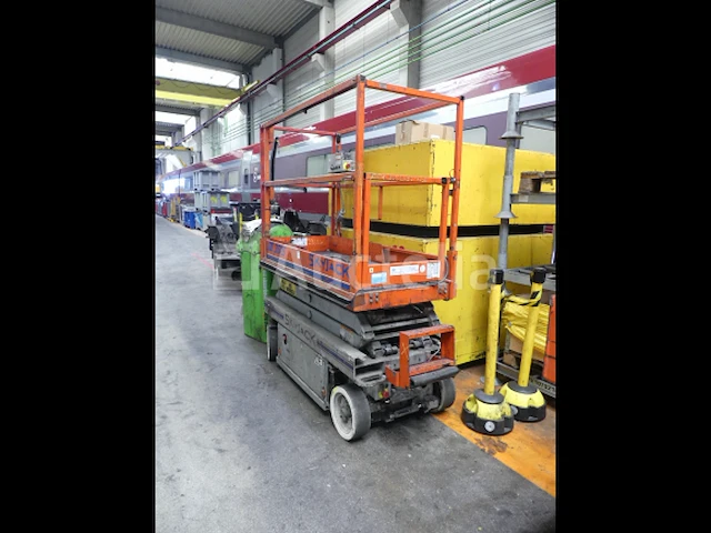 Skyjack sjiii 3015 elektrische schaarhoogwerker - afbeelding 2 van  8