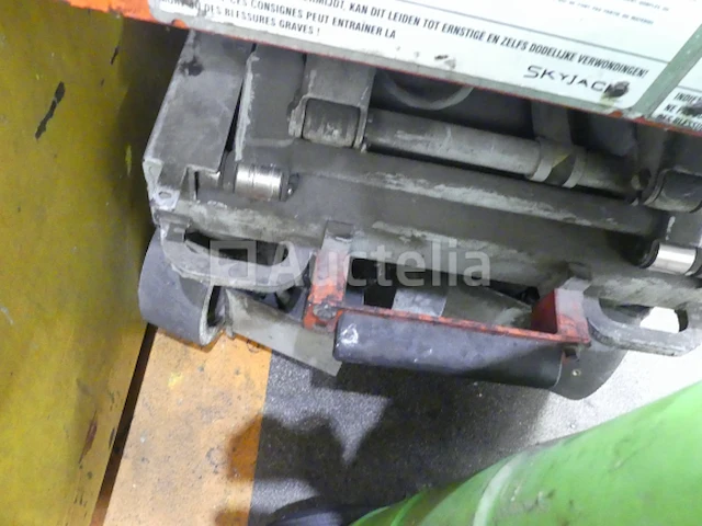 Skyjack sjiii 3015 elektrische schaarhoogwerker - afbeelding 7 van  8