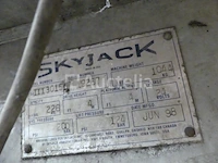 Skyjack sjiii 3015 elektrische schaarhoogwerker - afbeelding 8 van  8