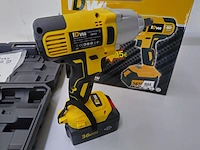 Slagmoersleutel accu 18 volt dw - afbeelding 1 van  6