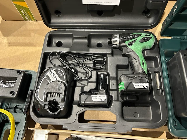 Slagschroefmachine hitachi - afbeelding 1 van  4