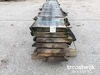 Slangenden of apenboom planken - afbeelding 3 van  8