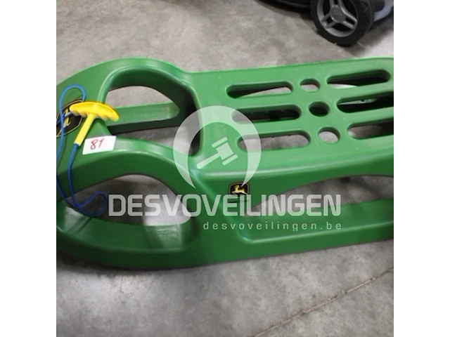 Slede groen john deere - afbeelding 1 van  2