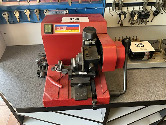 Sleutelkopieermachine cea multi-type - afbeelding 1 van  3