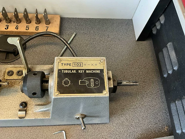 Sleutelkopieermachine tubular 103 - afbeelding 2 van  4