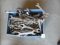 Sleutels, tangen, ... - afbeelding 2 van  8