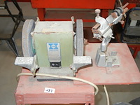 Slijpmolen op staander - afbeelding 1 van  3