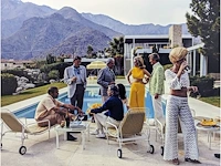 Slim aarons (1916-2006) - desert house party - afbeelding 2 van  9