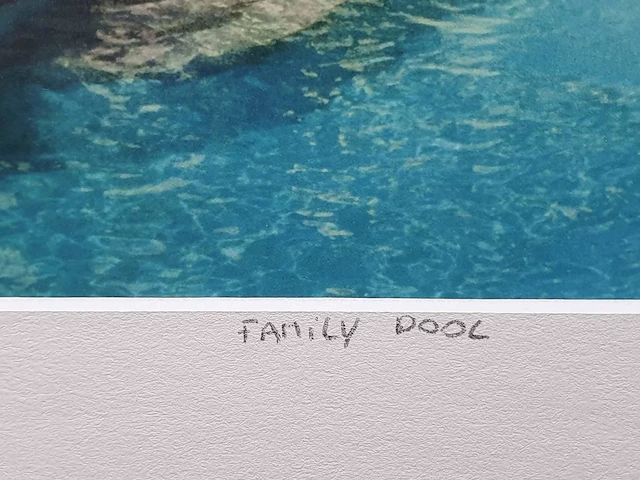 Slim aarons (1916-2006) - familie zwembad - afbeelding 3 van  8