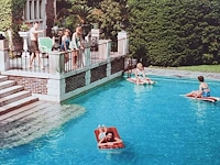 Slim aarons (1916-2006) - familie zwembad - afbeelding 6 van  8
