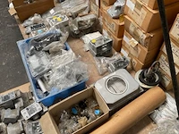 Sluitingen en handvaten - afbeelding 7 van  8