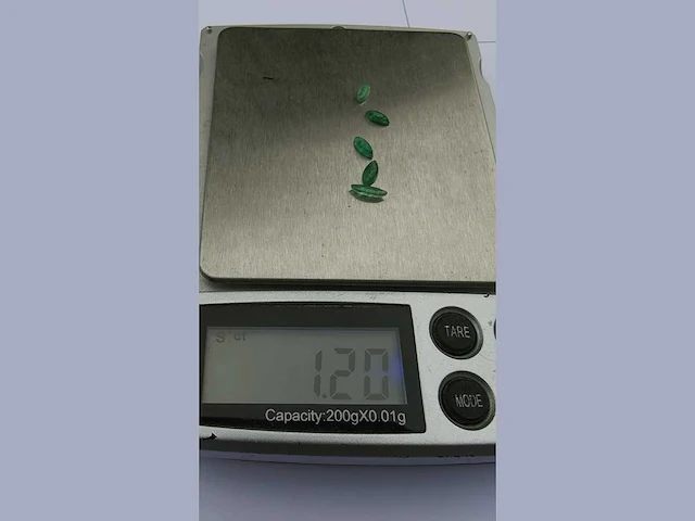 Smaragd marquise vormig-5 natuurlijk groen gedolven -1.2cts - afbeelding 2 van  4