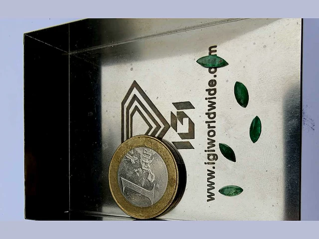 Smaragd marquise vormig-5 natuurlijk groen gedolven -1.2cts - afbeelding 3 van  4