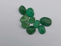 Smaragd ovaalvormig-9 stenen natuurlijk groen gedolven -5cts - afbeelding 1 van  6