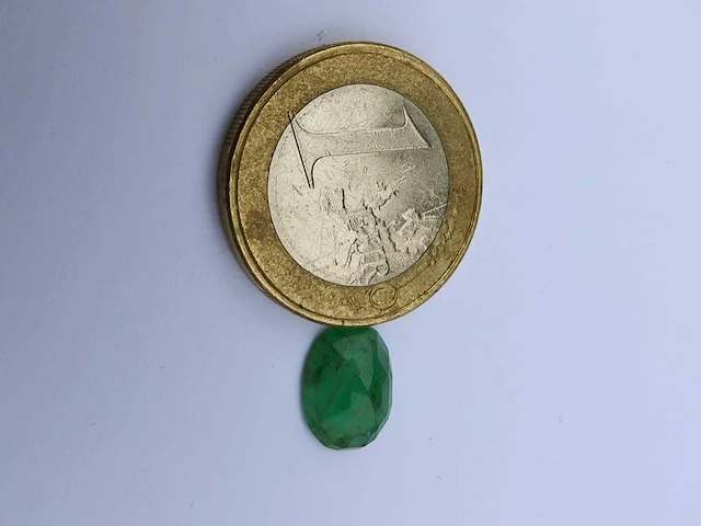 Smaragd ovaalvormig-natuurlijk groen gedolven -2.05cts - afbeelding 3 van  4