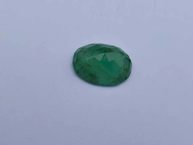 Smaragd ovaalvormig-natuurlijk groen gedolven -2.05cts - afbeelding 4 van  4