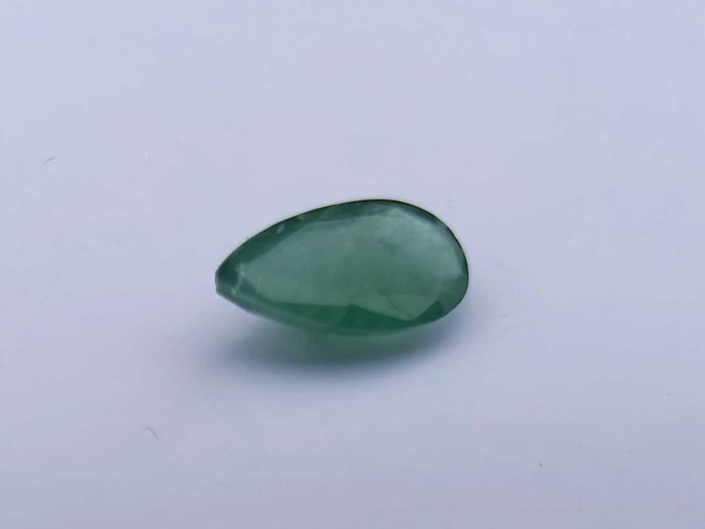 Smaragd peervormig-natuurlijk groen gedolven -2.75cts - afbeelding 1 van  5