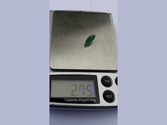 Smaragd peervormig-natuurlijk groen gedolven -2.75cts - afbeelding 2 van  5