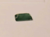 Smaragd rechthoekig gevormd-natuurlijk groen gedolven -2.1cts - afbeelding 3 van  5
