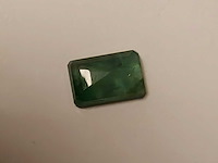Smaragd rechthoekig gevormd-natuurlijk groen gedolven -2.1cts - afbeelding 4 van  5