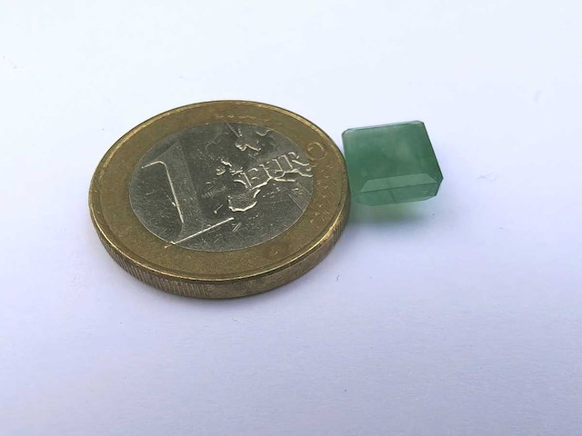 Smaragd rechthoekig gevormd-natuurlijk groen gedolven -3.4cts - afbeelding 2 van  4