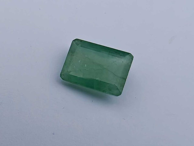 Smaragd rechthoekig gevormd-natuurlijk groen gedolven -3.4cts - afbeelding 4 van  4