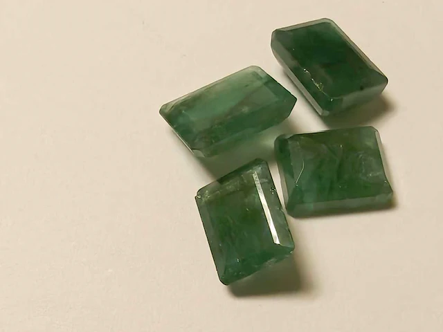 Smaragd rechthoekig vierkant gevormd-4 natuurlijk groen gedolven -11.4cts - afbeelding 4 van  8