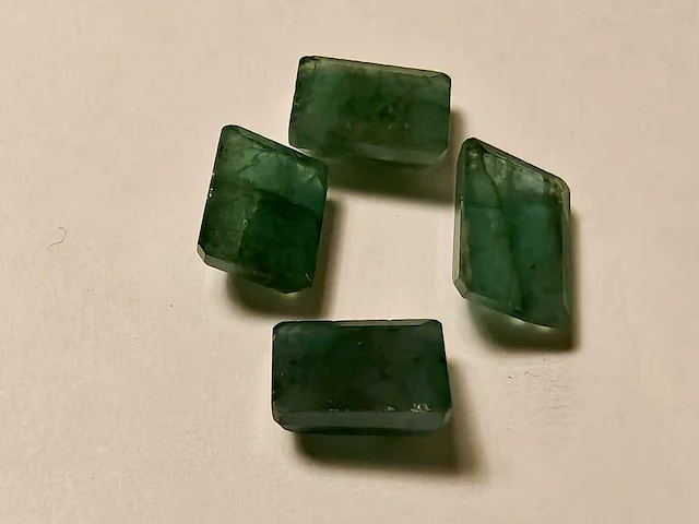 Smaragd rechthoekig vierkant gevormd-4 natuurlijk groen gedolven -11.4cts - afbeelding 8 van  8