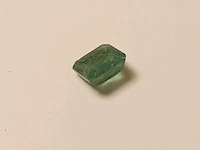 Smaragd rechthoekig vormig-natuurlijk groen gedolven -1.05cts - afbeelding 5 van  5