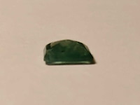 Smaragd rechthoekig vormig-natuurlijk groen gedolven -2.95cts - afbeelding 3 van  5