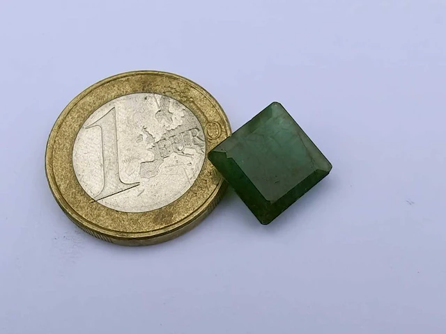 Smaragd vierkant vormig-natuurlijk groen gedolven -5.1cts - afbeelding 3 van  5