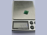 Smaragdgroen rechthoekig gevormd-natuurlijk groen mijnbouw -4,45 cts - afbeelding 2 van  5