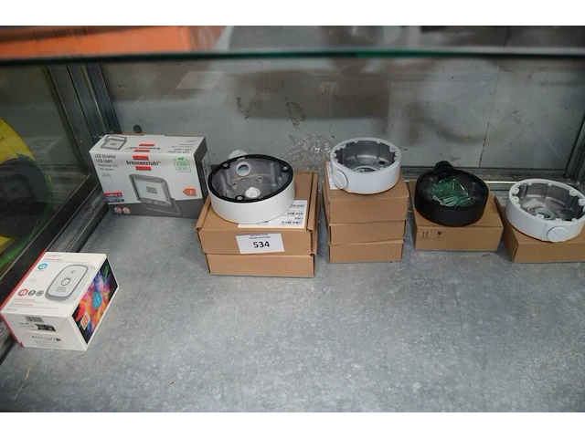 Smart gas alarm nedis, led straler brennenstuhl jaro 1.9500lm 2050, 7 aansluitdozen voor bewakingscamera - afbeelding 1 van  7