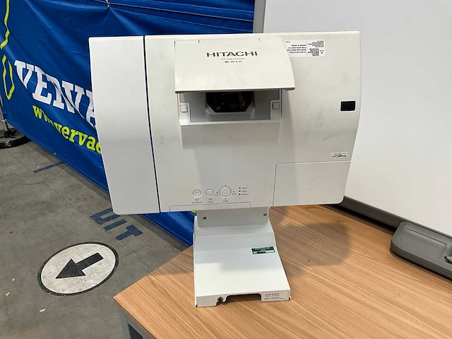 Smartboard + hitachi cp-aw252wn projector - afbeelding 12 van  15