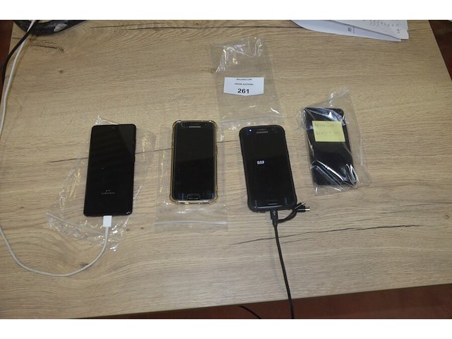 Smartphone huawei y6/mya-l41, 2 smartphones samsung galaxy s7 32 gb, smartphone samsung galaxy a51 met barst in scherm, allen zonder lader (b401) - afbeelding 1 van  9