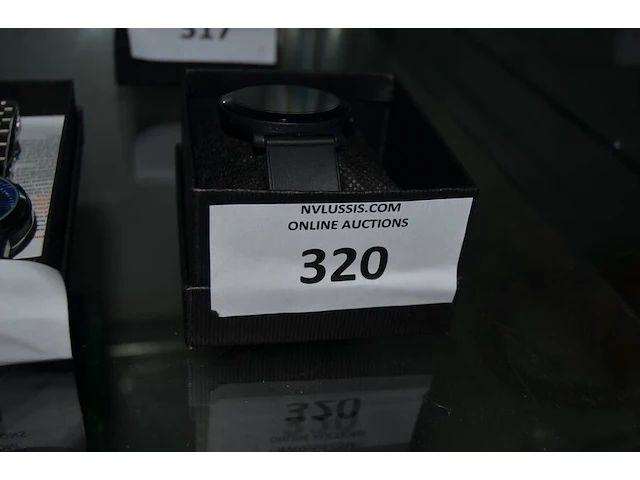 Smartwatch zwart - afbeelding 2 van  3
