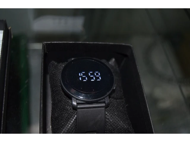 Smartwatch zwart - afbeelding 3 van  3