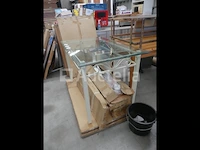Smeedijzeren tafel, glazen plank - afbeelding 1 van  2