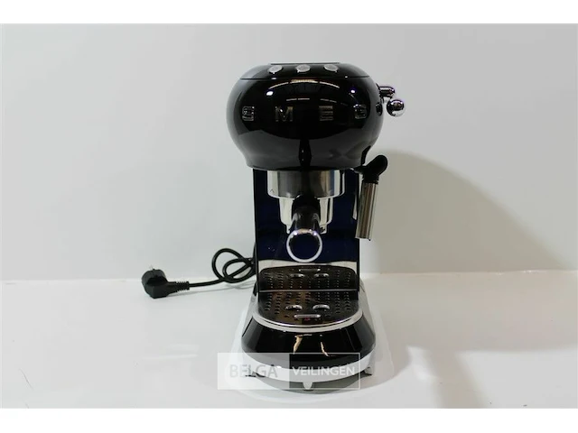 Smeg ecf01bleu black klassieke espresso - afbeelding 1 van  4