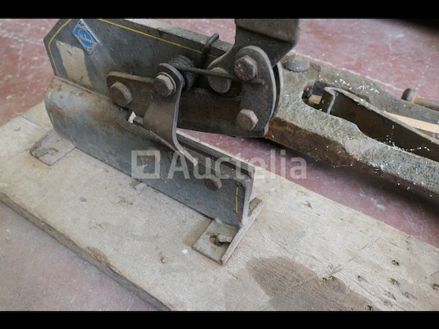 Smidsbankschroef, metaalschaar - afbeelding 1 van  5