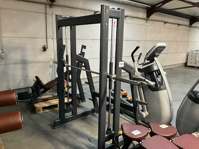 Smith machine krachtstation - afbeelding 1 van  4