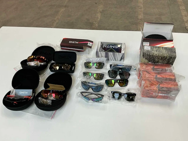 Smith zonnebril (12x) - afbeelding 1 van  11